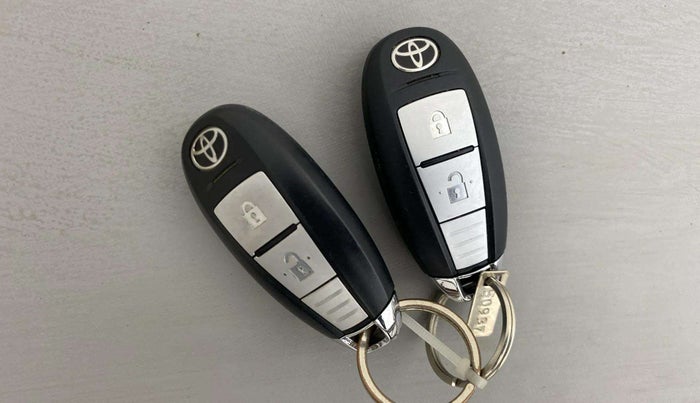 2020 Toyota URBAN CRUISER HIGH GRADE AT, Petrol, Automatic, 43,988 km, Key Close Up