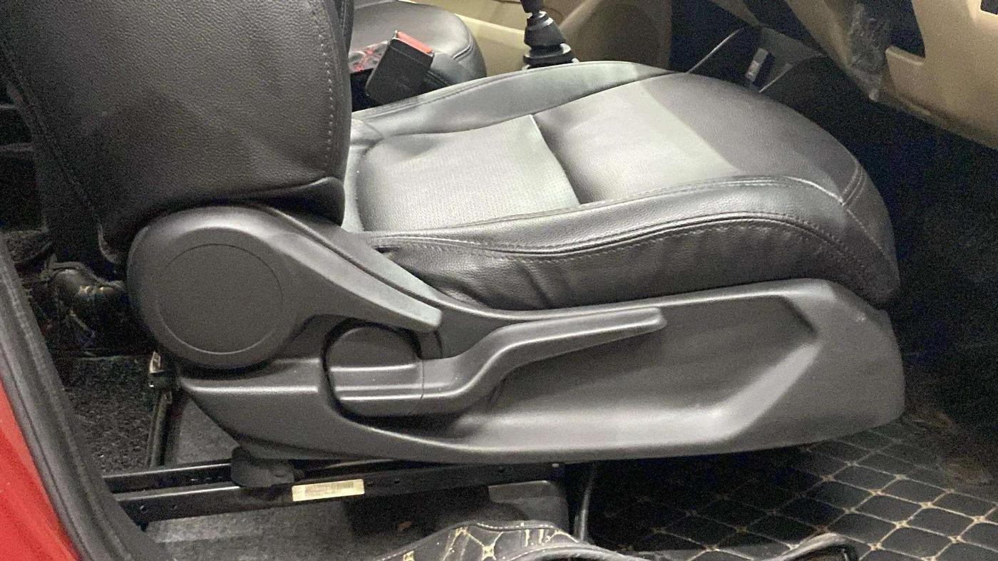 2020 Honda Amaze 1.5L I-DTEC S, Diesel, Manual, 55,198 km, Driver Side Adjustment Panel
