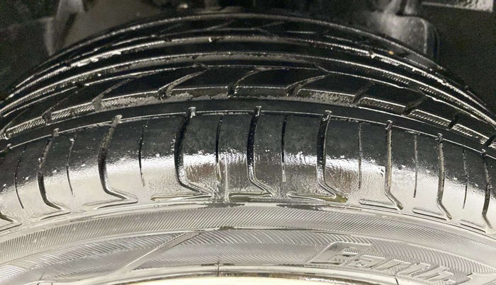 2020 Tata NEXON XM PETROL, Petrol, Manual, 56,277 km, Right Front Tyre Tread