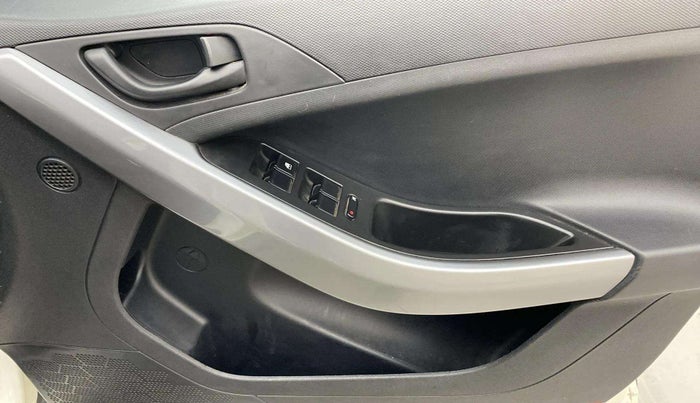 2020 Tata NEXON XM PETROL, Petrol, Manual, 56,277 km, Driver Side Door Panels Control
