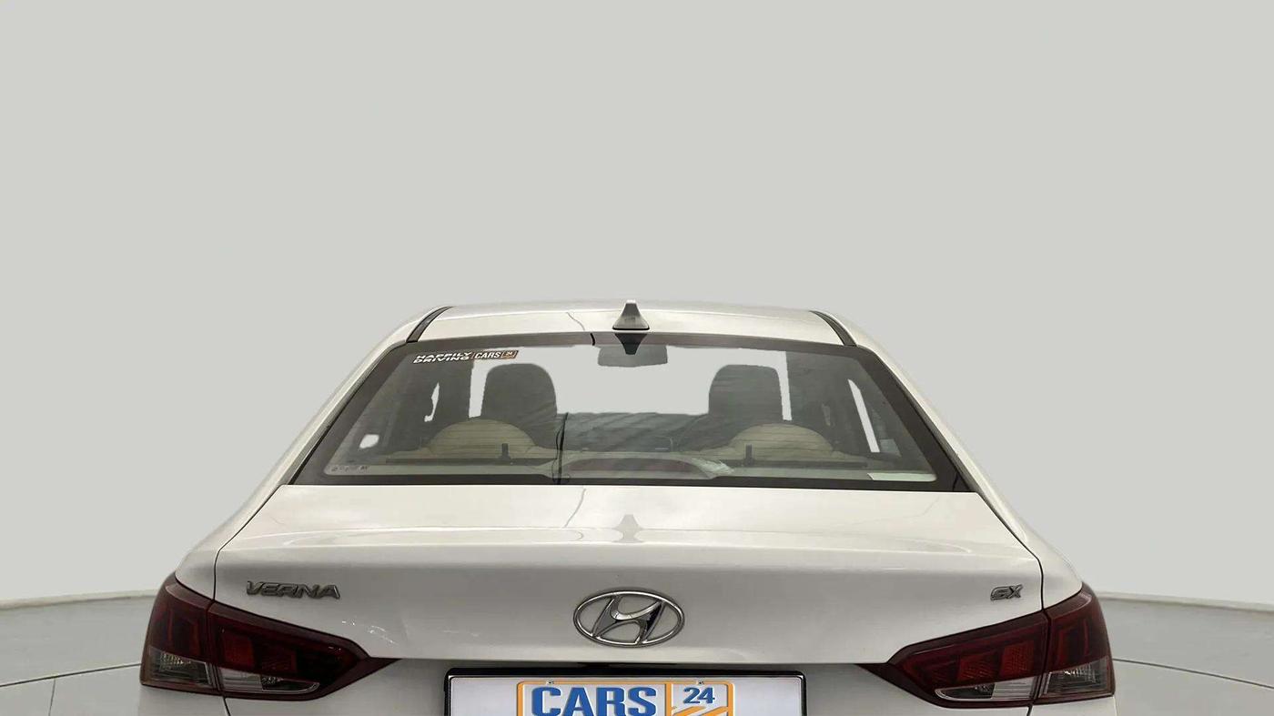 2021 Hyundai Verna SX 1.5 VTVT, Petrol, Manual, 16,857 km, Rear Windshield