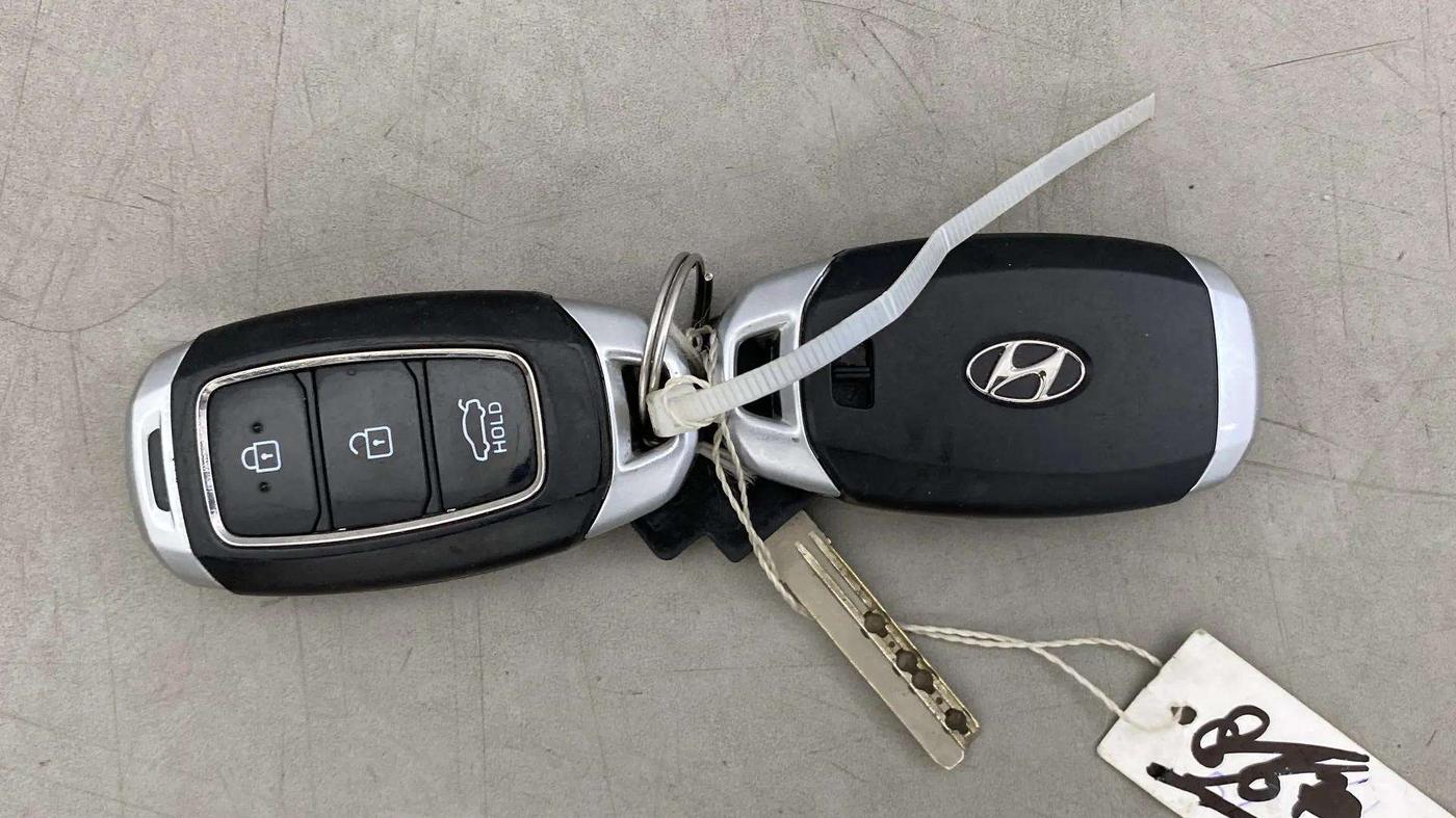 2021 Hyundai Verna SX 1.5 VTVT, Petrol, Manual, 16,857 km, Key Close Up