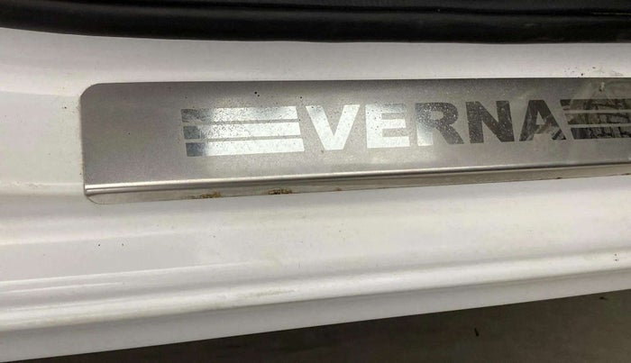 2021 Hyundai Verna SX 1.5 VTVT, Petrol, Manual, 16,601 km, Right running board - Slightly dented