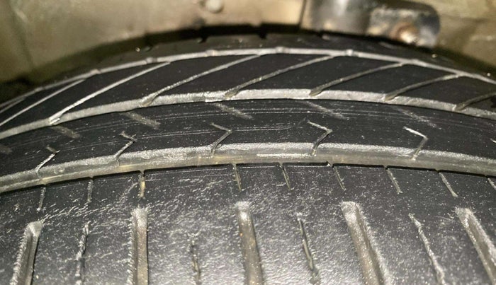 2014 Maruti Celerio VXI AMT, Petrol, Automatic, 82,502 km, Left Front Tyre Tread