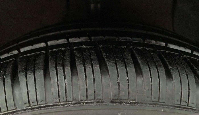 2015 Hyundai Grand i10 ASTA AT 1.2 KAPPA VTVT, Petrol, Automatic, 32,966 km, Right Front Tyre Tread