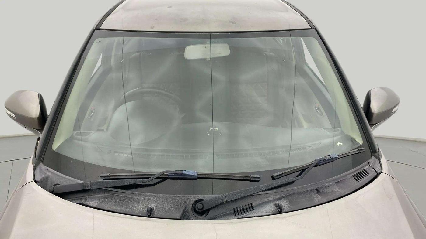 2015 Maruti Swift Dzire VXI, Petrol, Manual, 52,274 km, Front Windshield