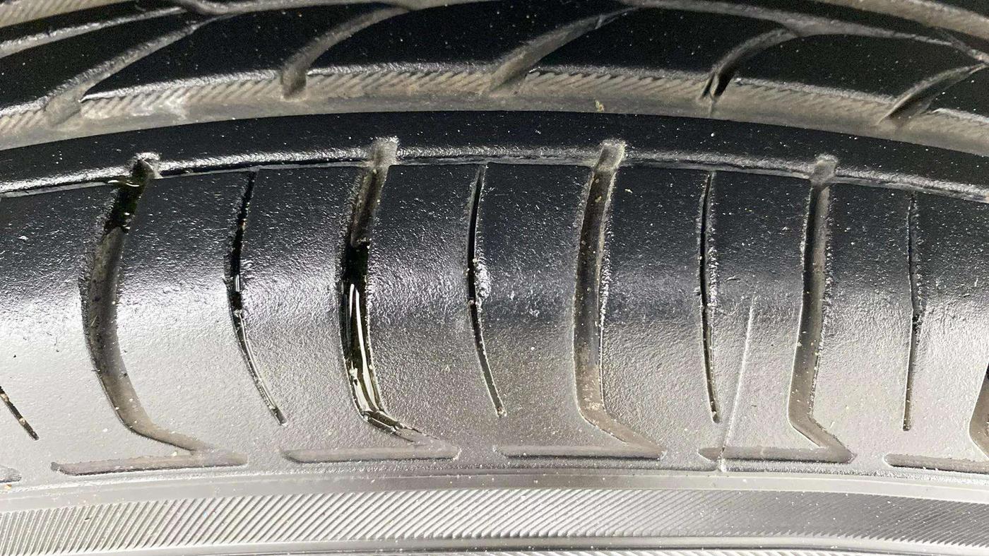 2015 Maruti Swift Dzire VXI, Petrol, Manual, 52,274 km, Right Rear Tyre Tread