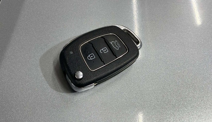 2023 Hyundai NEW I20 SPORTZ 1.2 IVT, Petrol, Automatic, 21,730 km, Key Close Up