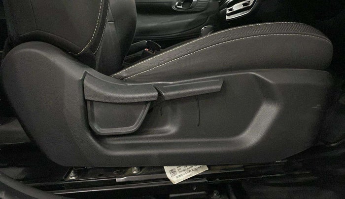 2023 Hyundai NEW I20 SPORTZ 1.2 IVT, Petrol, Automatic, 21,730 km, Driver Side Adjustment Panel