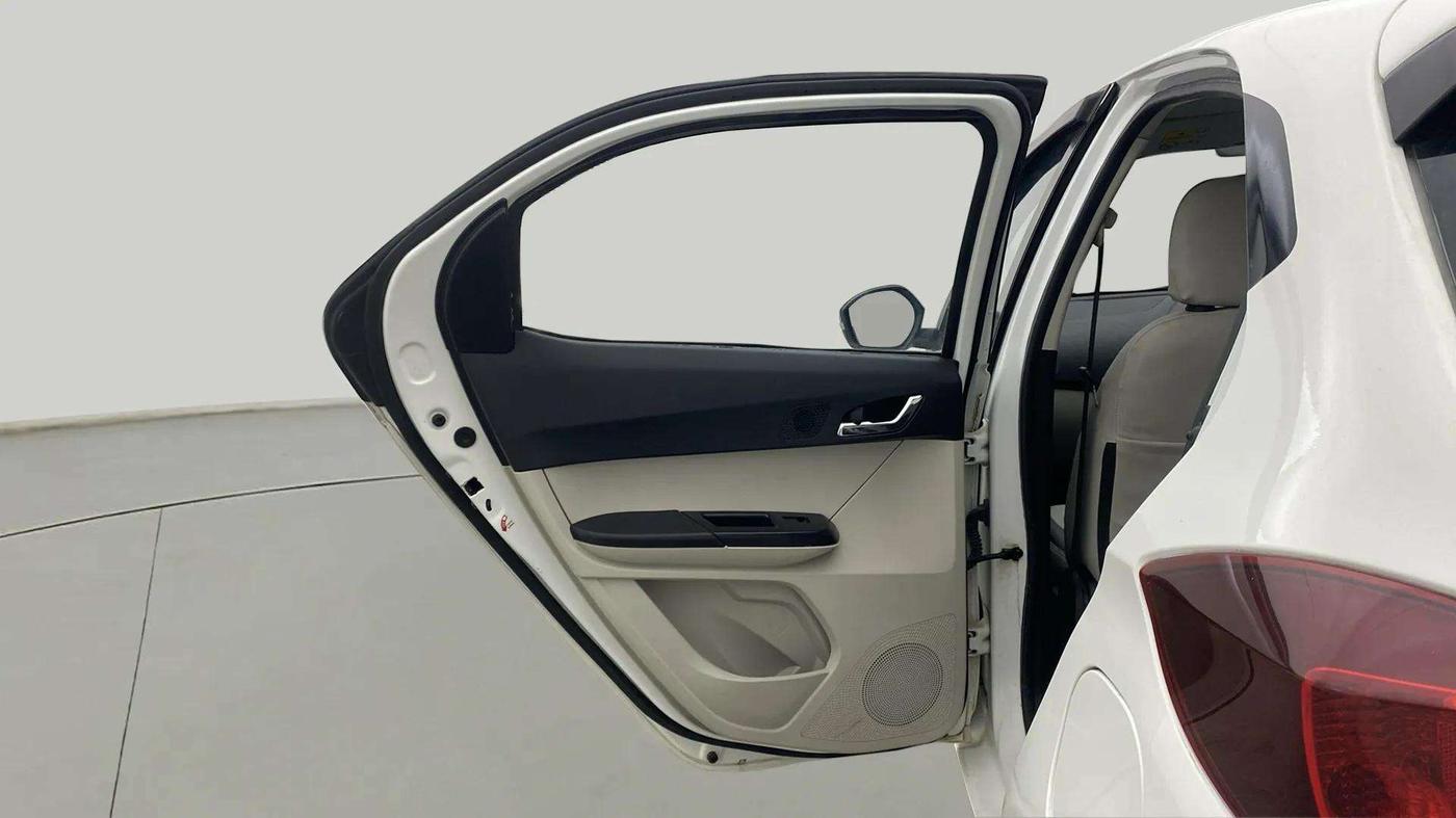 2022 Tata Tiago XZ PLUS CNG, CNG, Manual, 76,301 km, LHS Rear Door
