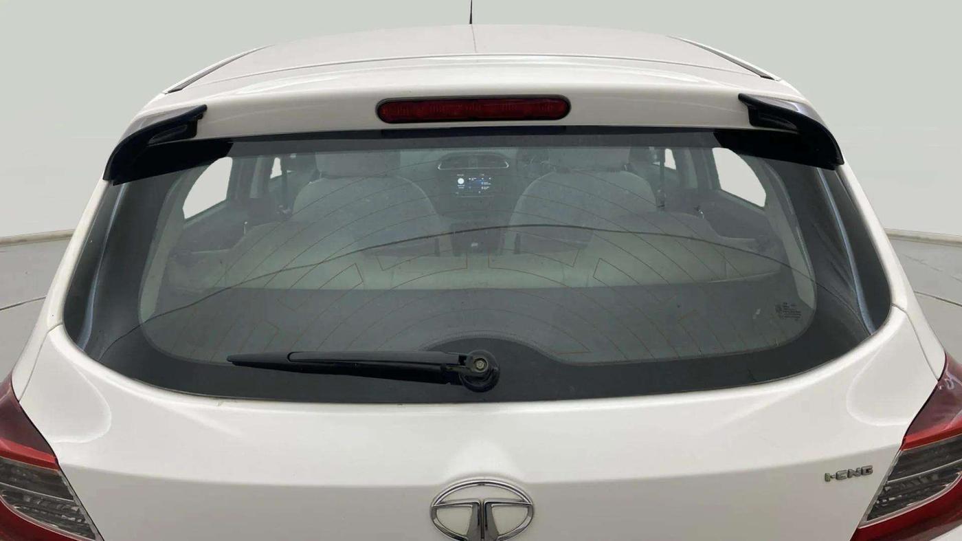 2022 Tata Tiago XZ PLUS CNG, CNG, Manual, 76,301 km, Rear Windshield