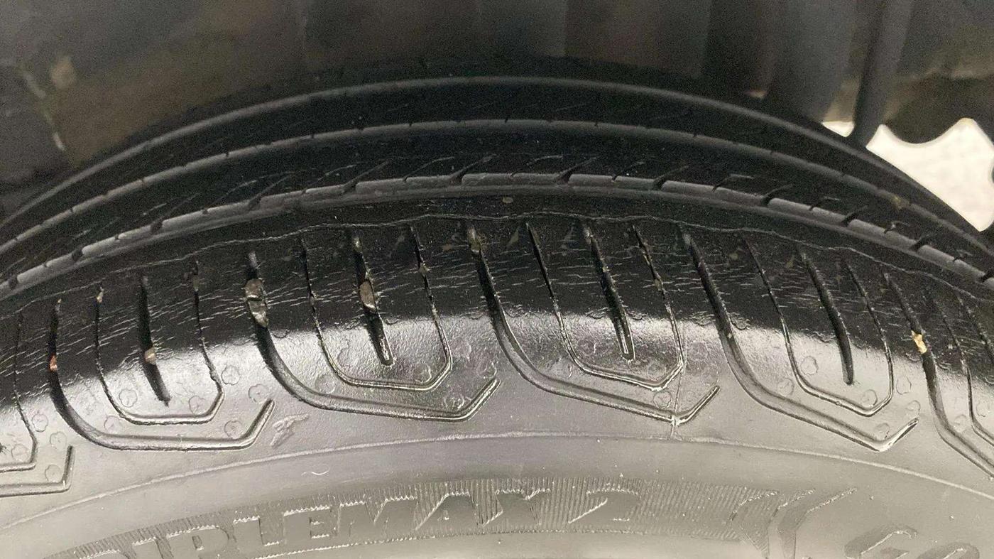 2022 Tata Tiago XZ PLUS CNG, CNG, Manual, 76,301 km, Left Rear Tyre Tread