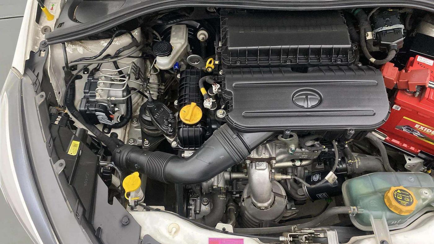 2022 Tata Tiago XZ PLUS CNG, CNG, Manual, 76,301 km, Engine View - Right