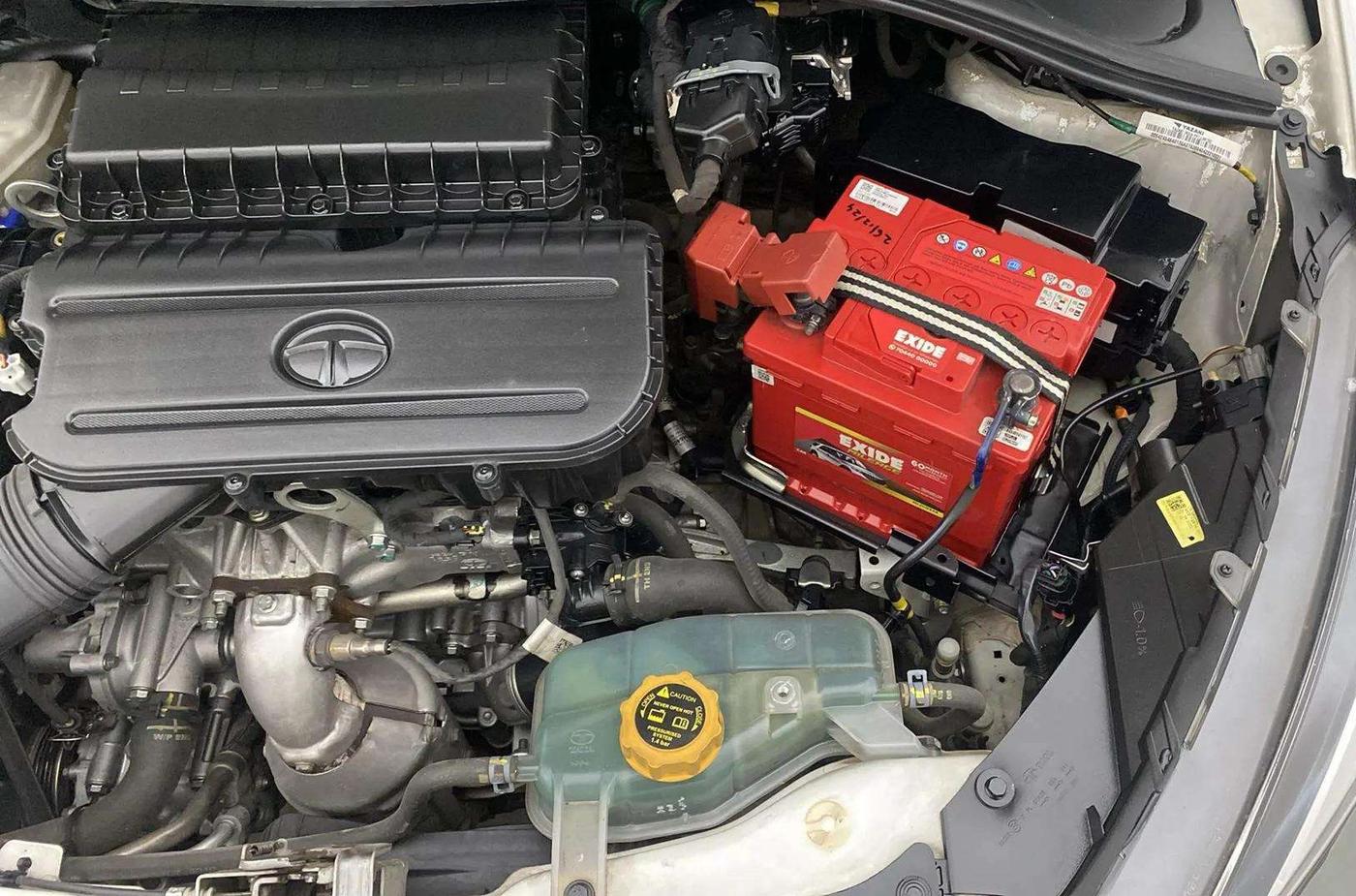 2022 Tata Tiago XZ PLUS CNG, CNG, Manual, 76,301 km, Engine View - Left
