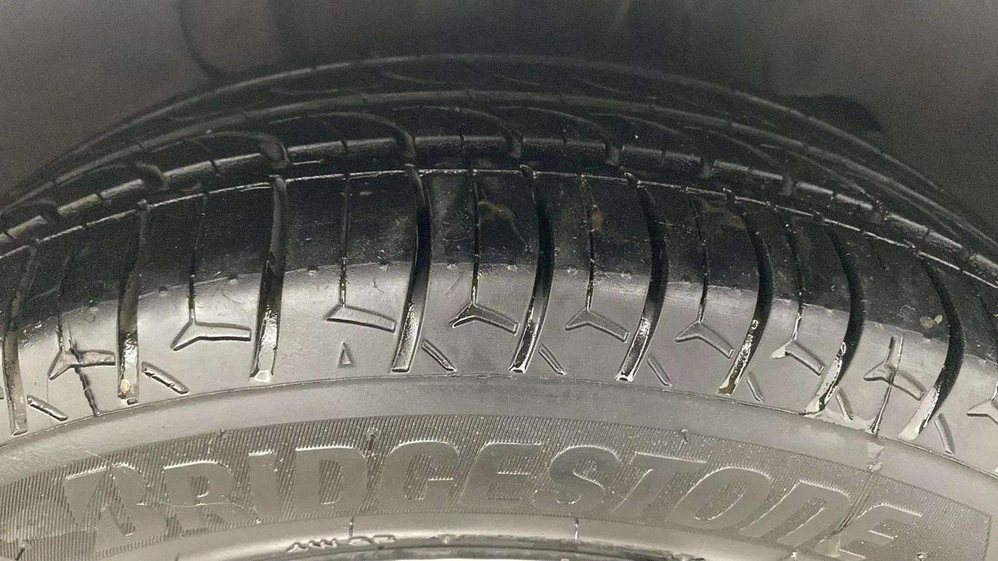 2022 Tata Tiago XZ PLUS CNG, CNG, Manual, 76,301 km, Right Front Tyre Tread