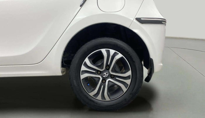 2022 Tata Tiago XZ PLUS CNG, CNG, Manual, 76,224 km, Left Rear Wheel