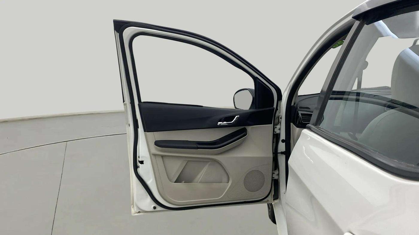 2022 Tata Tiago XZ PLUS CNG, CNG, Manual, 76,301 km, LHS Front Door