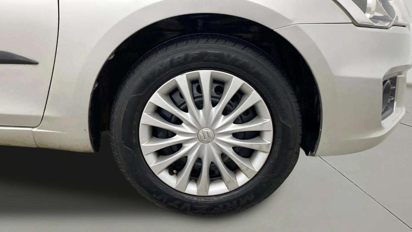 2015 Maruti Ciaz VXI+, Petrol, Manual, 73,632 km, Right Front Wheel
