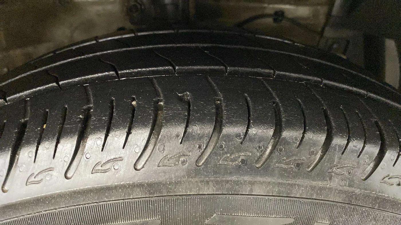 2015 Maruti Ciaz VXI+, Petrol, Manual, 73,632 km, Right Front Tyre Tread