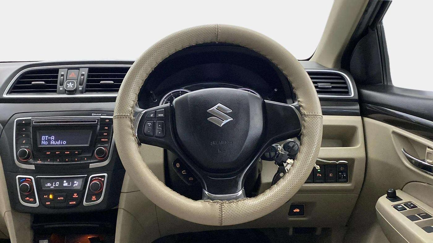 2015 Maruti Ciaz VXI+, Petrol, Manual, 73,632 km, Steering Wheel Close Up