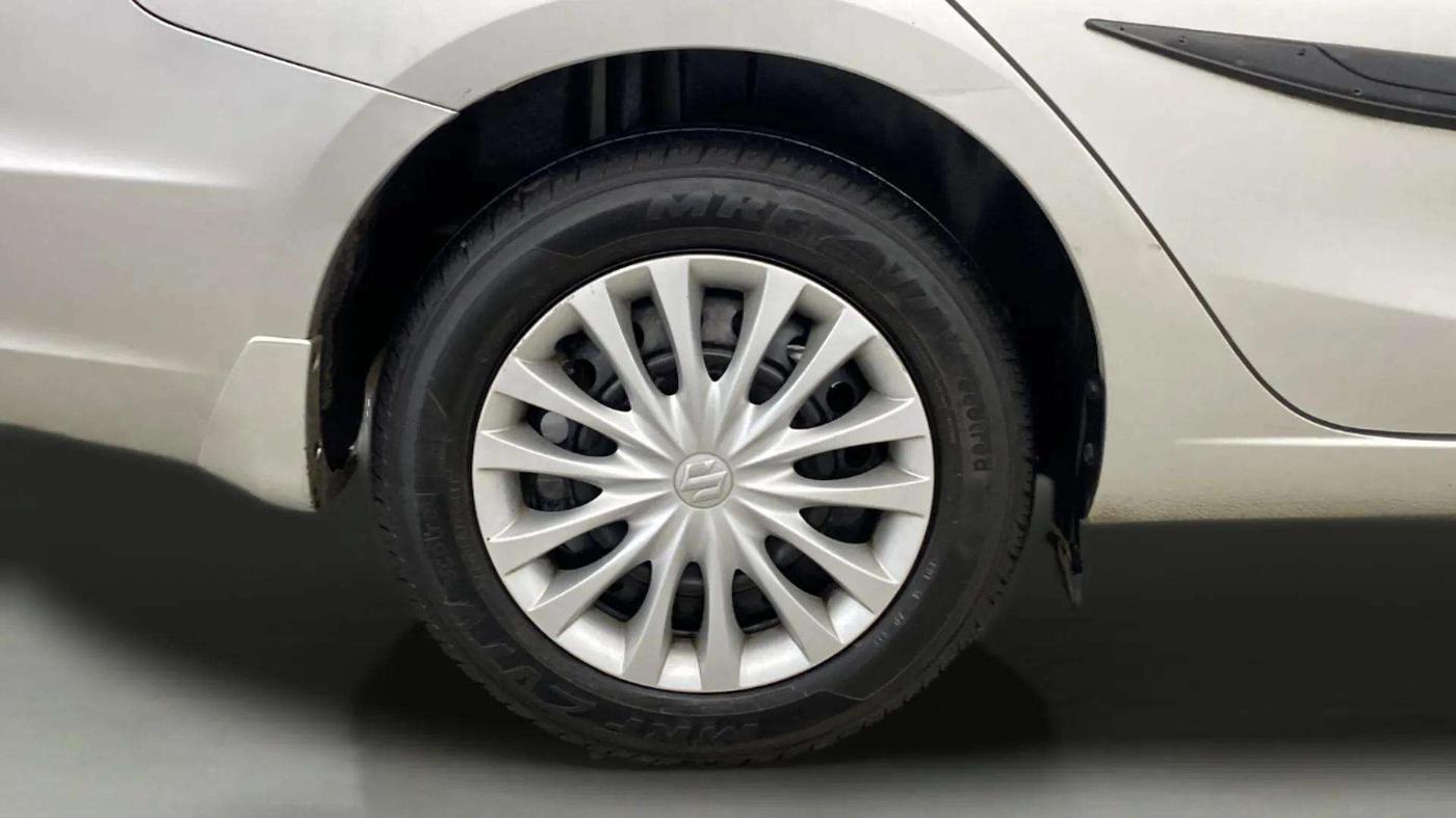 2015 Maruti Ciaz VXI+, Petrol, Manual, 73,632 km, Right Rear Wheel
