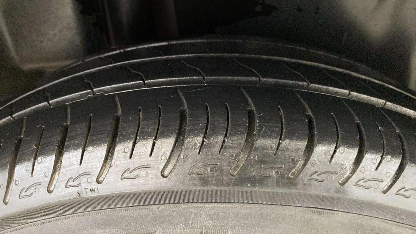 2015 Maruti Ciaz VXI+, Petrol, Manual, 73,632 km, Right Rear Tyre Tread