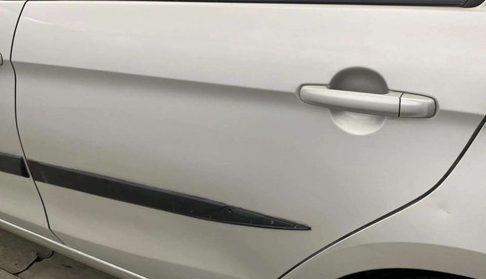 2015 Maruti Ciaz VXI+, Petrol, Manual, 73,548 km, Rear left door - Minor scratches