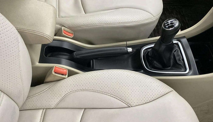 2015 Maruti Ciaz VXI+, Petrol, Manual, 73,548 km, Gear Lever