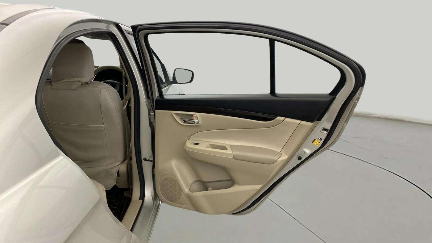 2015 Maruti Ciaz VXI+, Petrol, Manual, 73,632 km, RHS Rear Door