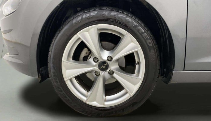 2022 Tata ALTROZ XTA, Petrol, Automatic, 42,351 km, Left Front Wheel