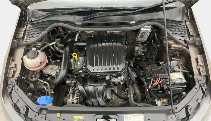 2019 Volkswagen Polo HIGHLINE PLUS 1.0, Petrol, Manual, 1,11,111 km, Engine View