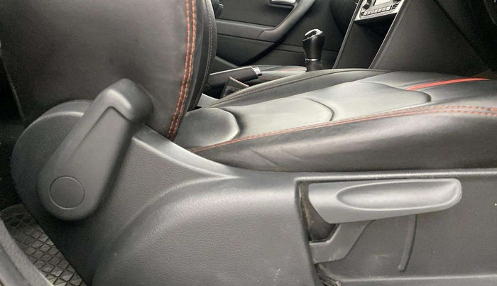 2019 Volkswagen Polo HIGHLINE PLUS 1.0, Petrol, Manual, 1,11,111 km, Driver Side Adjustment Panel