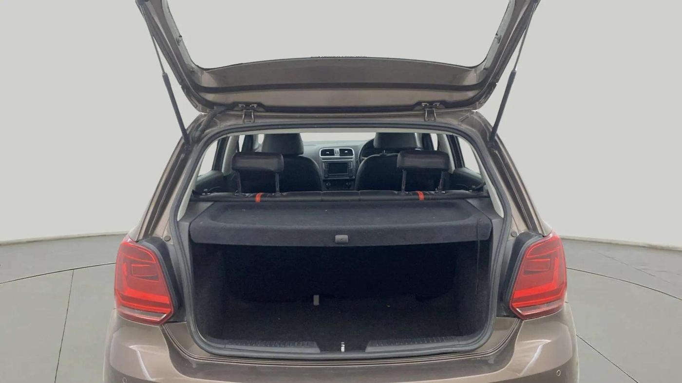 2019 Volkswagen Polo HIGHLINE PLUS 1.0, Petrol, Manual, 56,719 km, Boot Inside
