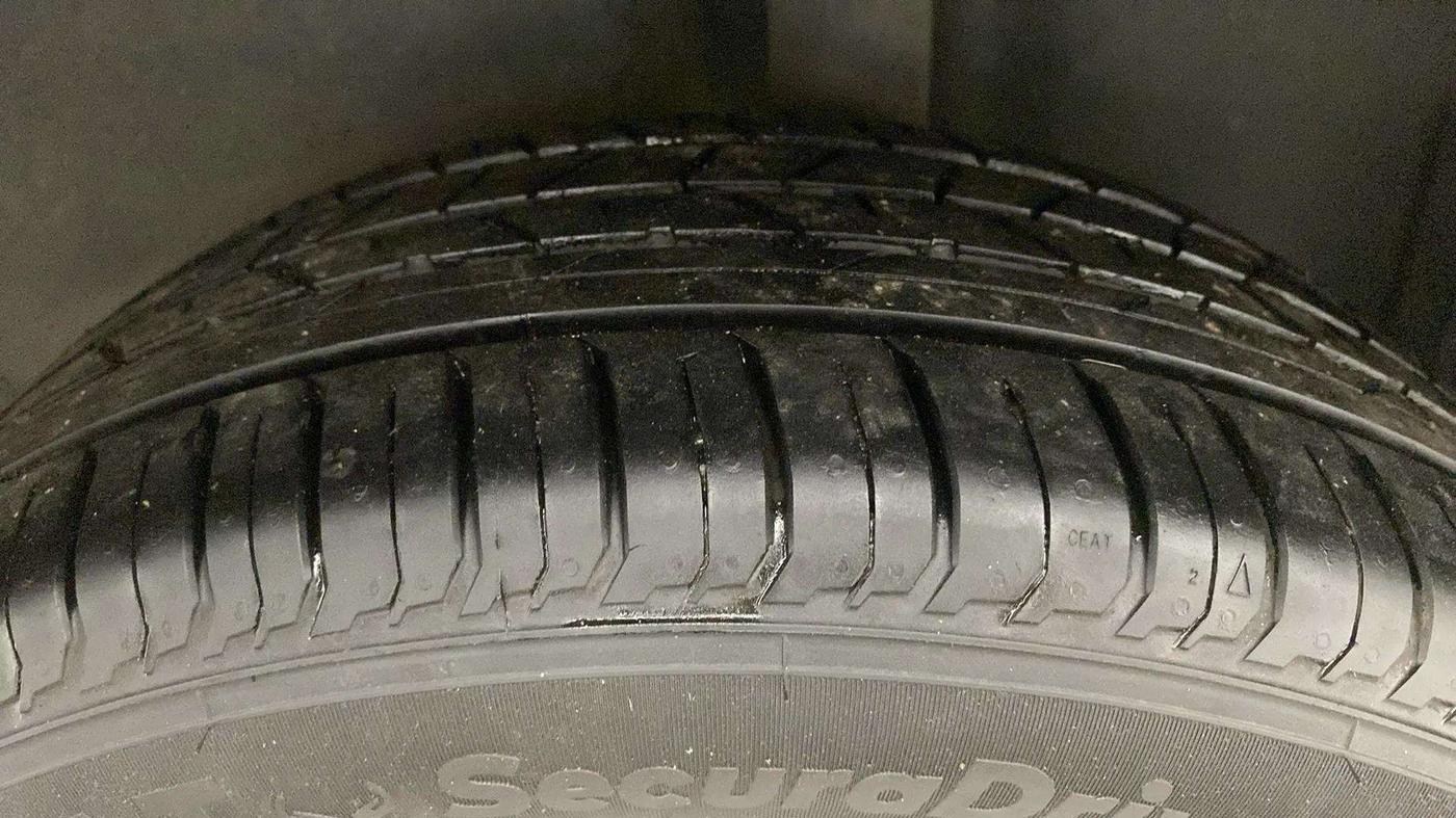 2019 Volkswagen Polo HIGHLINE PLUS 1.0, Petrol, Manual, 56,719 km, Left Rear Tyre Tread