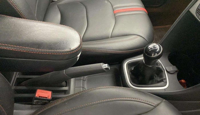 2019 Volkswagen Polo HIGHLINE PLUS 1.0, Petrol, Manual, 1,11,111 km, Gear Lever