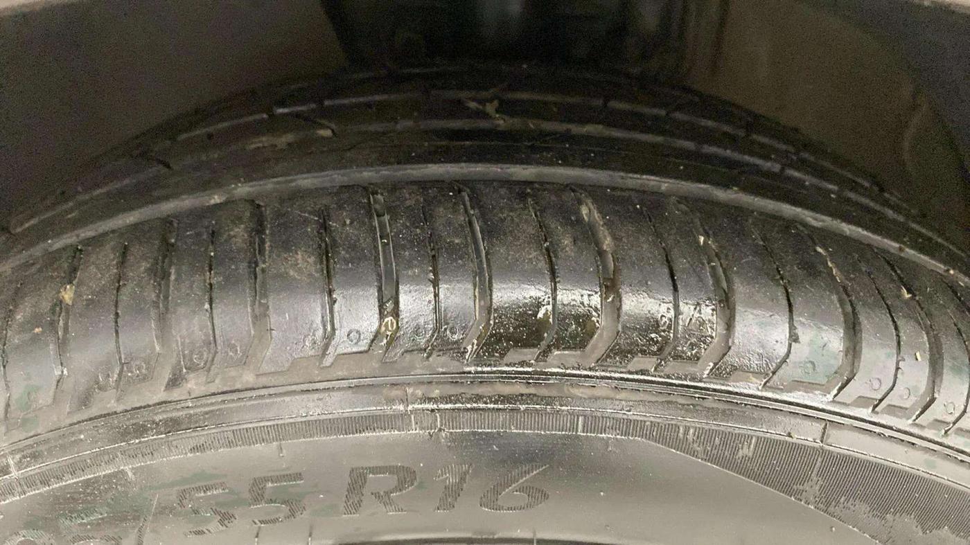 2019 Volkswagen Polo HIGHLINE PLUS 1.0, Petrol, Manual, 56,719 km, Left Front Tyre Tread