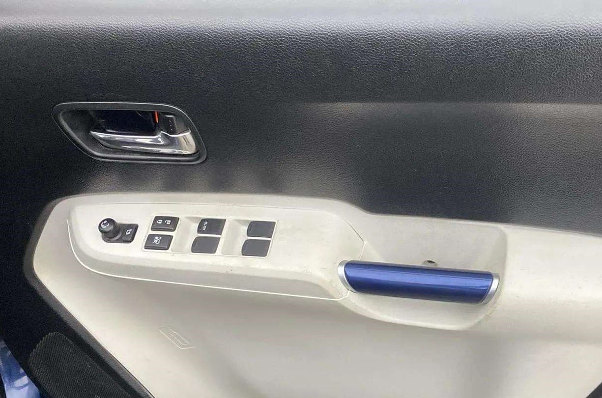 2022 Maruti IGNIS ZETA 1.2, Petrol, Manual, 57,911 km, Driver Side Door Panels Control