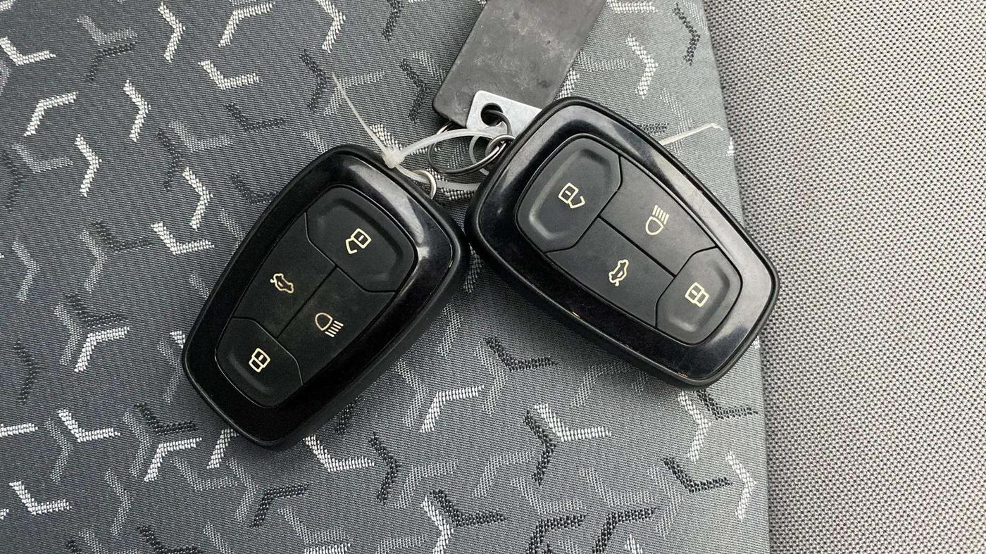 2021 Tata TIGOR XZ PLUS PETROL, Petrol, Manual, 61,841 km, Key Close Up