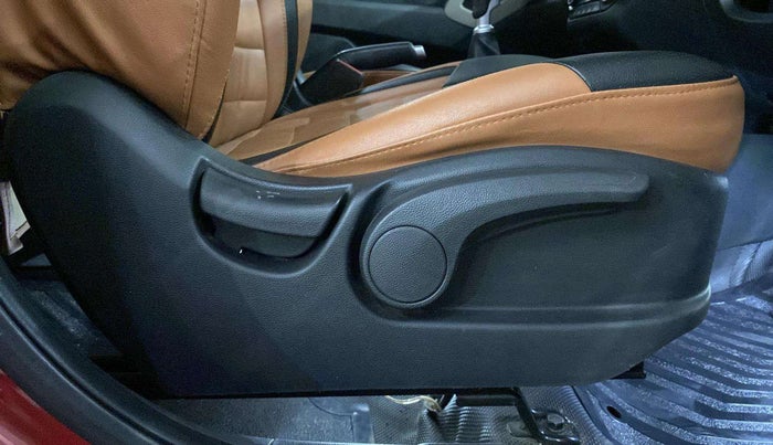 2017 Hyundai Creta SX PLUS 1.6 PETROL, Petrol, Manual, 47,403 km, Driver Side Adjustment Panel