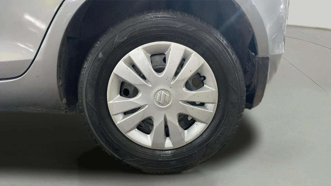 2013 Maruti Swift VXI, Petrol, Manual, 86,404 km, Left Rear Wheel