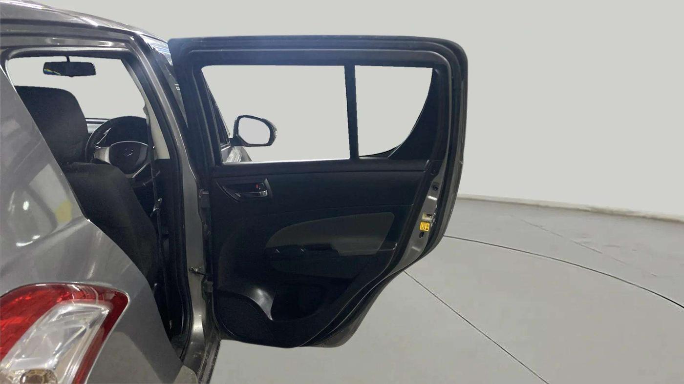 2013 Maruti Swift VXI, Petrol, Manual, 86,404 km, RHS Rear Door