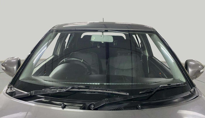 2013 Maruti Swift VXI, Petrol, Manual, 86,217 km, Front Windshield