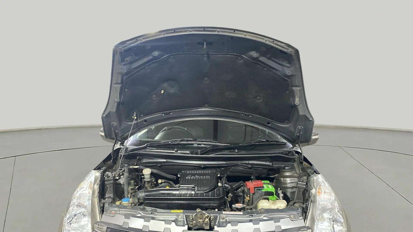 2013 Maruti Swift VXI, Petrol, Manual, 86,404 km, Open Bonet