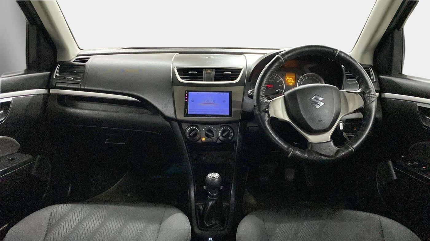 2013 Maruti Swift VXI, Petrol, Manual, 86,404 km, Dashboard