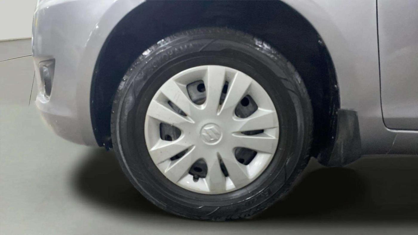2013 Maruti Swift VXI, Petrol, Manual, 86,404 km, Left Front Wheel