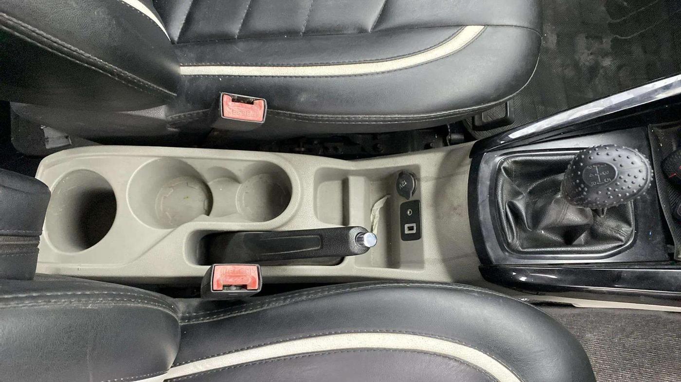 2016 Ford Ecosport TITANIUM 1.5L DIESEL, Diesel, Manual, 90,235 km, Gear Lever