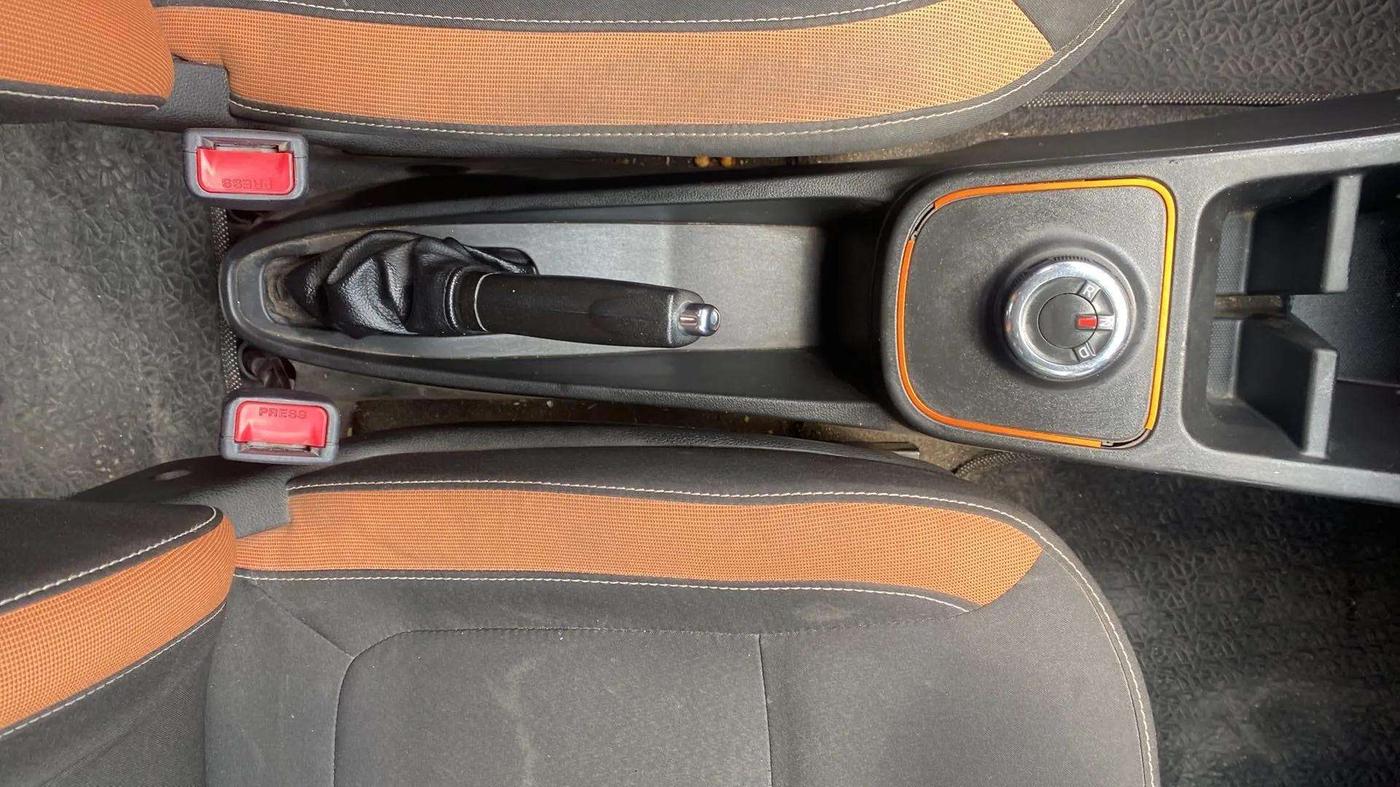2020 Renault Kwid CLIMBER 1.0 AMT (O), Petrol, Automatic, 36,135 km, Gear Lever