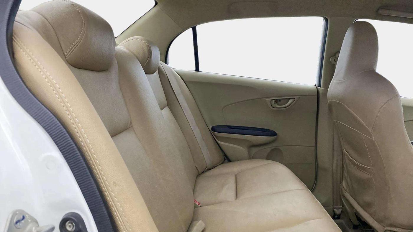 2017 Honda Amaze 1.2L I-VTEC E, Petrol, Manual, 63,397 km, Right Side Rear Door Cabin