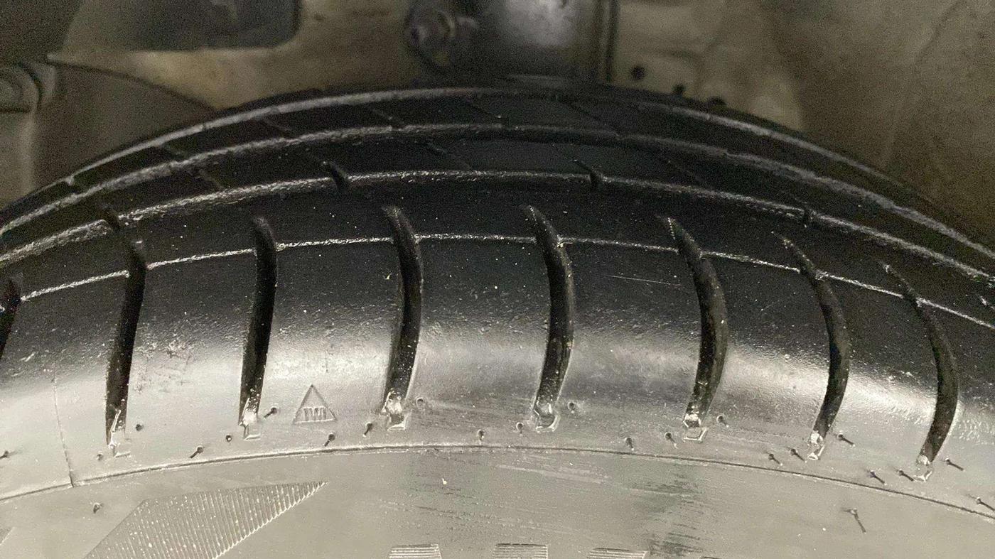 2017 Honda Amaze 1.2L I-VTEC E, Petrol, Manual, 63,397 km, Left Front Tyre Tread