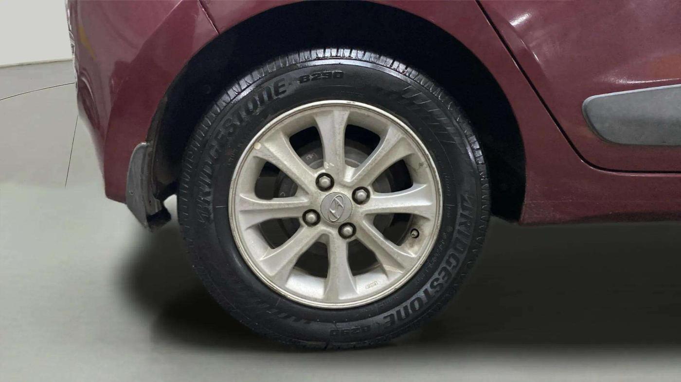 2014 Hyundai Grand i10 ASTA AT 1.2 KAPPA VTVT, Petrol, Automatic, 40,182 km, Right Rear Wheel